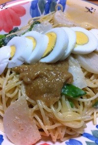 温野菜と茹で卵の味噌マヨソースパスタ
