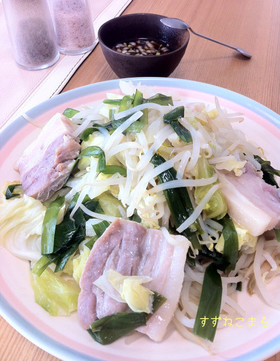 フライパンで*塩豚と野菜のたっぷり蒸し