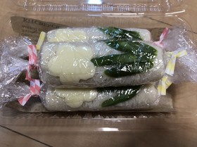 お花畑の可愛いロールサンドイッチ☆