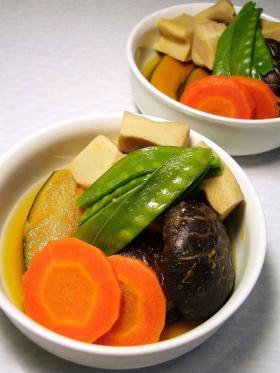 高野豆腐と椎茸の煮物の画像