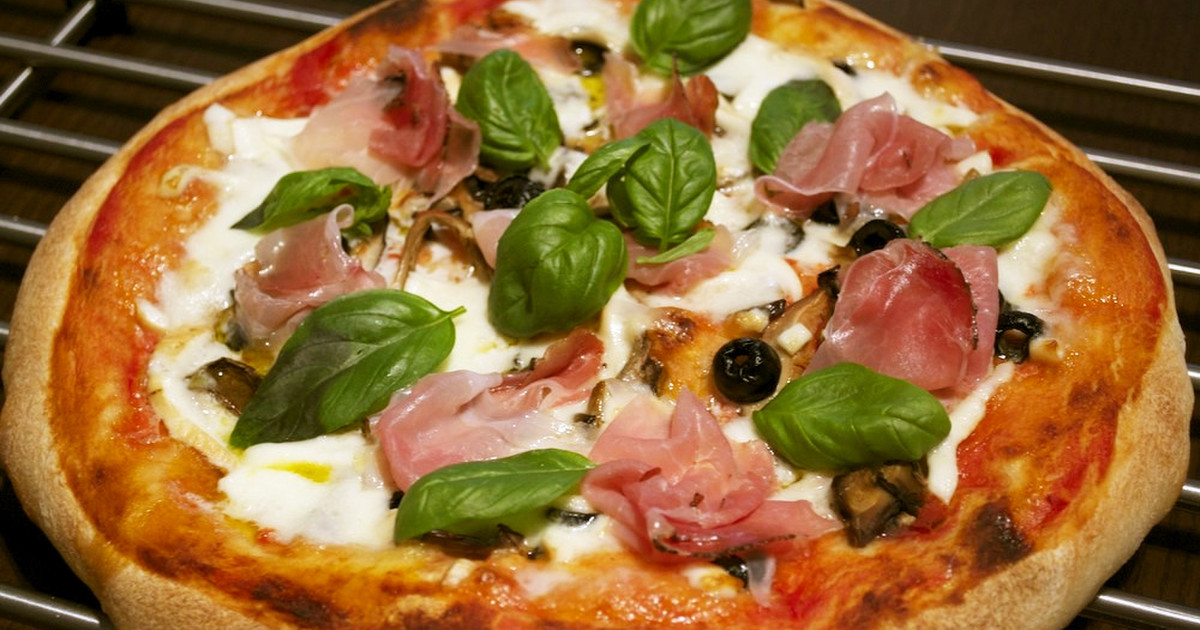 イタリアの家庭で作る生地がおいしいピザ