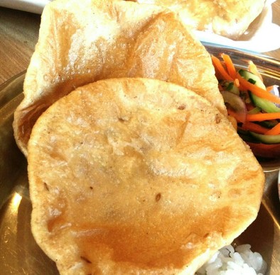 プリ=インドやネパール料理【揚げパン】の写真