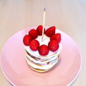 1歳のお誕生日ケーキの画像