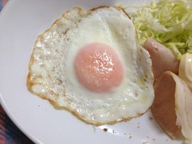 朝食に✿簡単チーズの目玉焼き