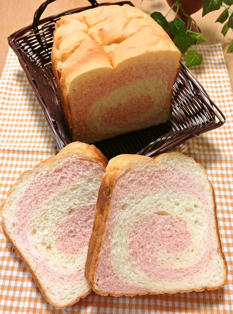 ふわふわいちごミルク食パンの画像