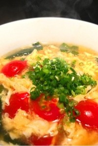 【簡単】トマト入り！ワカメ玉子スープ