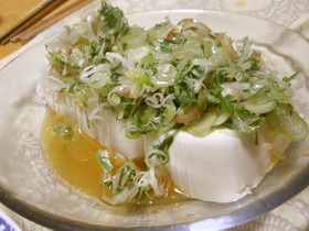 薬味たっぷりの中華風冷奴
