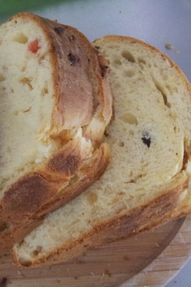 フルグラ入りサックフワ～デニッシュ食パンの写真