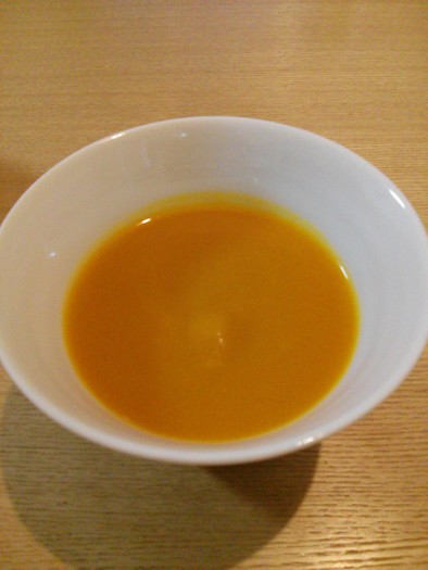 お腹にやさしいかぼちゃとにんじんのスープの写真