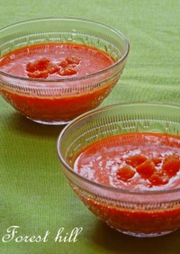 フレッシュトマトのスパイシースープ