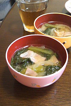小松菜とベーコンの味噌汁〜ちょい生姜ＩＮの画像