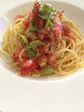 簡単トマトの冷製パスタ