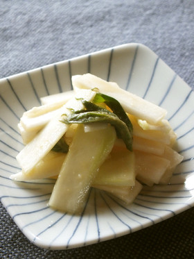 ウドの酢みそ和え