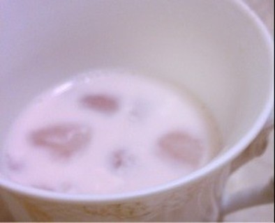 安眠(_ _ )zzz苺ホットミルクの写真