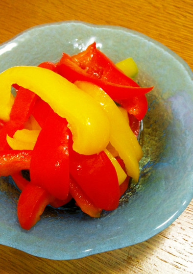 鍋の副菜☆簡単おいしいパプリカマリネの写真