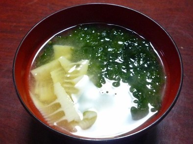 淡竹（はちく）とあおさの味噌汁の写真
