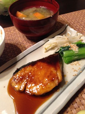 フライパンで、こってりブリの照焼き