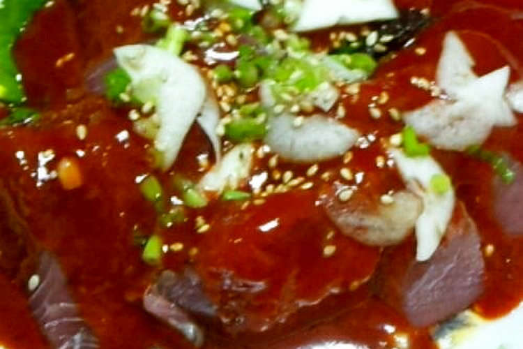 俺流のおつまみ 真っ赤な韓国風鰹の刺身 レシピ 作り方 By おみつさん２ クックパッド 簡単おいしいみんなのレシピが360万品