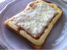 簡単！朝食に！ネバトロ納豆チーズトーストの画像