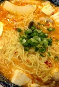 サンラータン麺キムチ入り(^-^)/