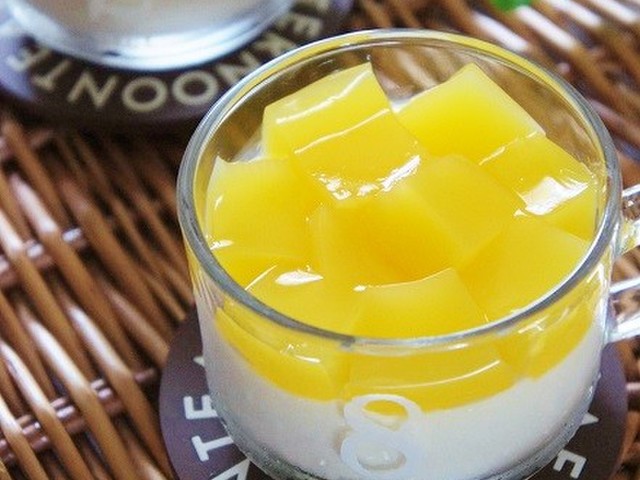 オレンジゼリーのせ 豆乳ブランマンジェ レシピ 作り方 By Komomoもも クックパッド 簡単おいしいみんなのレシピが352万品