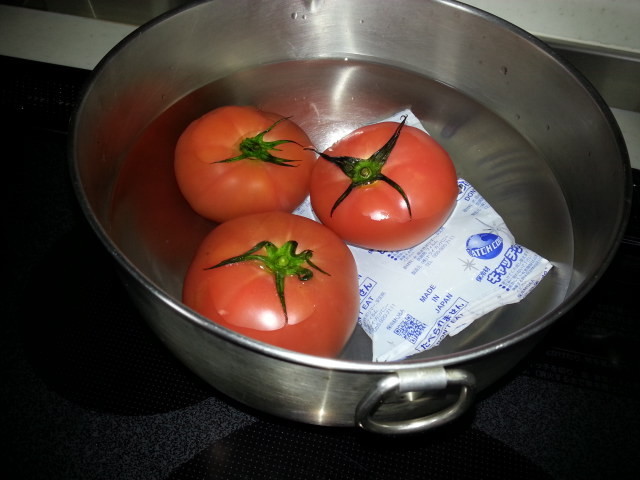 トマトの湯むきの仕方の画像