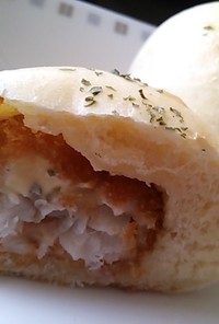 白身魚とﾀﾙﾀﾙｿｰｽﾌﾗｲの簡単パン