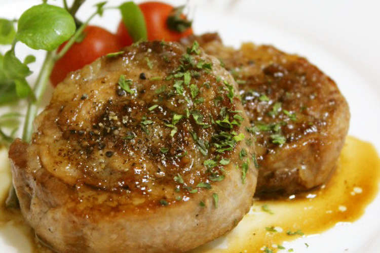 薄切り肉で 豚肉のロールステーキ レシピ 作り方 By ａｎｎａ クックパッド 簡単おいしいみんなのレシピが356万品