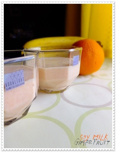 グレープフルーツ・豆乳ドリンクの写真