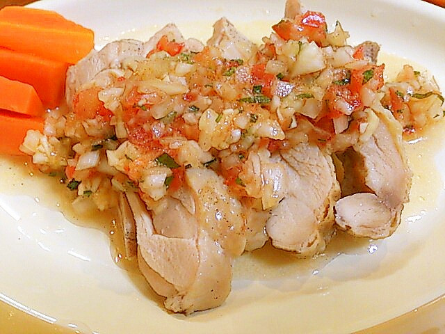 野菜でヘルシー☆蒸し鶏トマト玉ねぎソースの画像