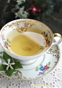 レモンバームとミント入りのジャスミン茶