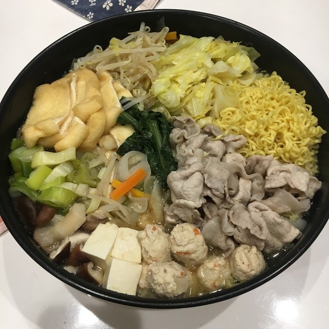 スープも鶏つくねもお手製 味噌ちゃんこ鍋 レシピ 作り方 By あゆみかぴ クックパッド 簡単おいしいみんなのレシピが352万品