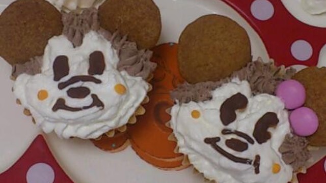 ミッキー ミニー カップケーキ デコ レシピ 作り方 By Marinaxxxt クックパッド 簡単おいしいみんなのレシピが349万品