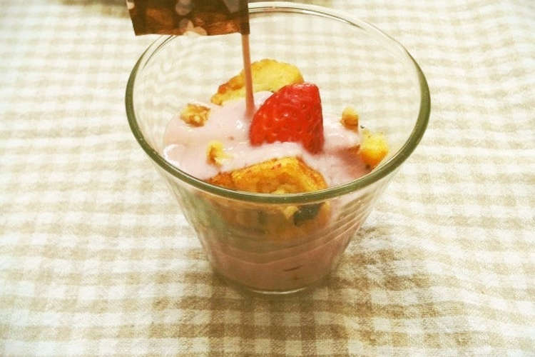 ナチュラル イチゴクリームパフェ レシピ 作り方 By Kiika クックパッド 簡単おいしいみんなのレシピが365万品