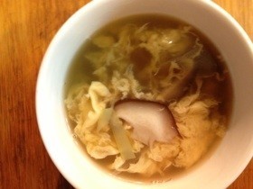 夜中のスープ☆卵・ネギ・椎茸☆優しい味の画像