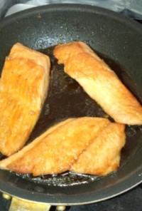 すき焼きのたれで簡単鮭の照り焼き