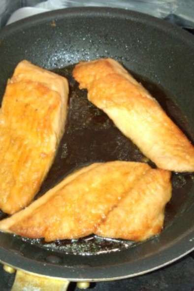 すき焼きのたれで簡単鮭の照り焼きの写真