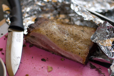 豚ばら肉のあぶり焼きの写真