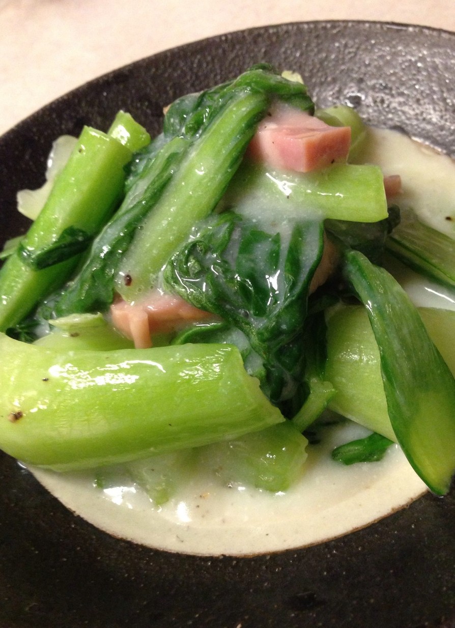 青梗菜とベーコンのクリーム煮の画像