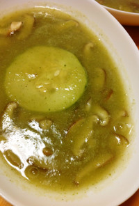 瓜と椎茸の昆布だしスープ
