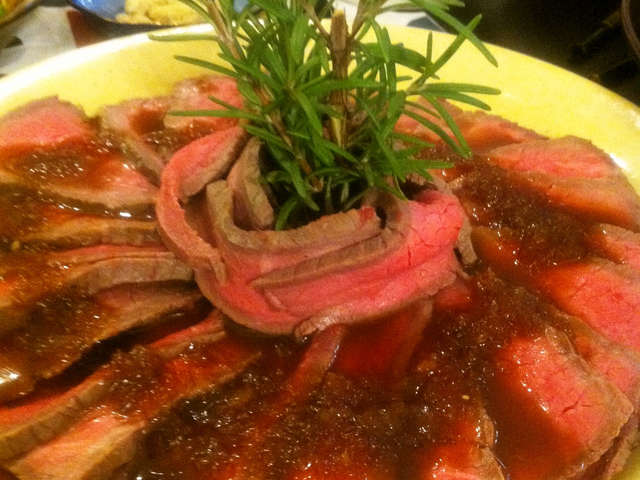 簡単ローストビーフ こく旨玉ねぎソース By ごくもり クックパッド