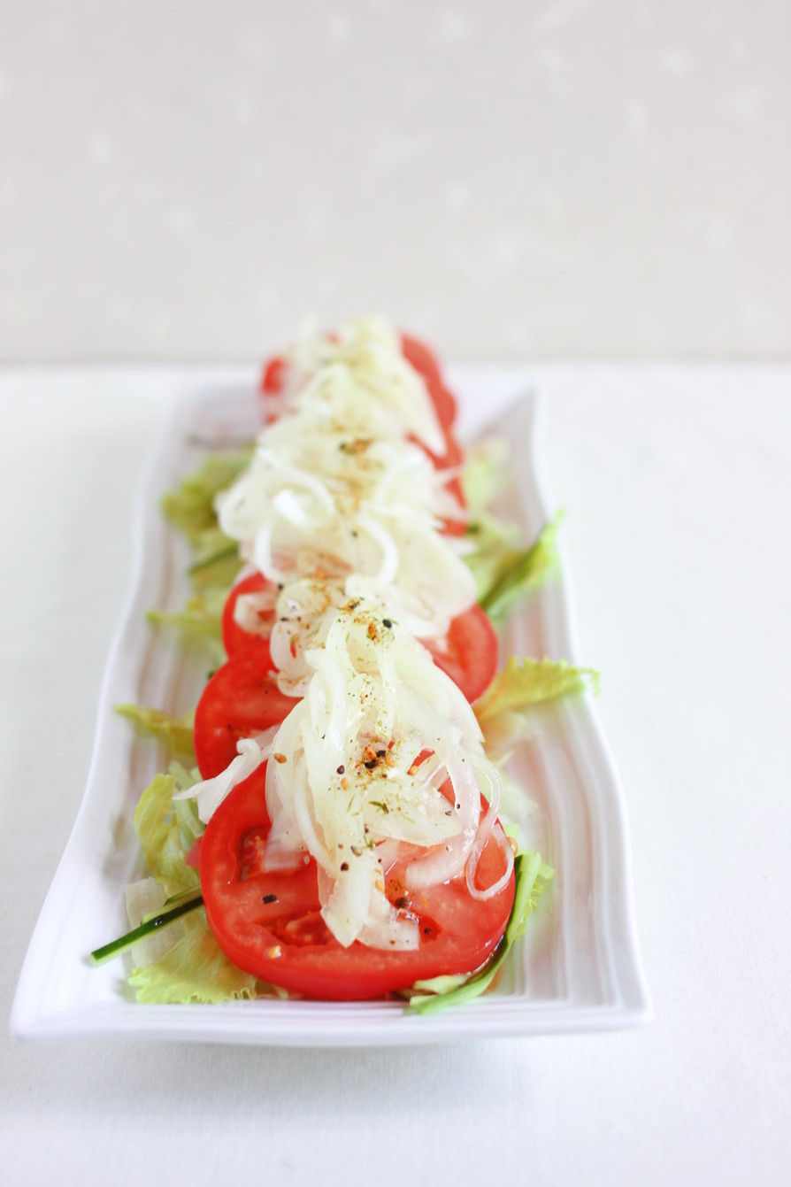 トマトと新玉ねぎの和風サラダ。の画像