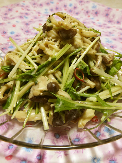 きのこのマヨガーリックソテー☆水菜サラダの写真