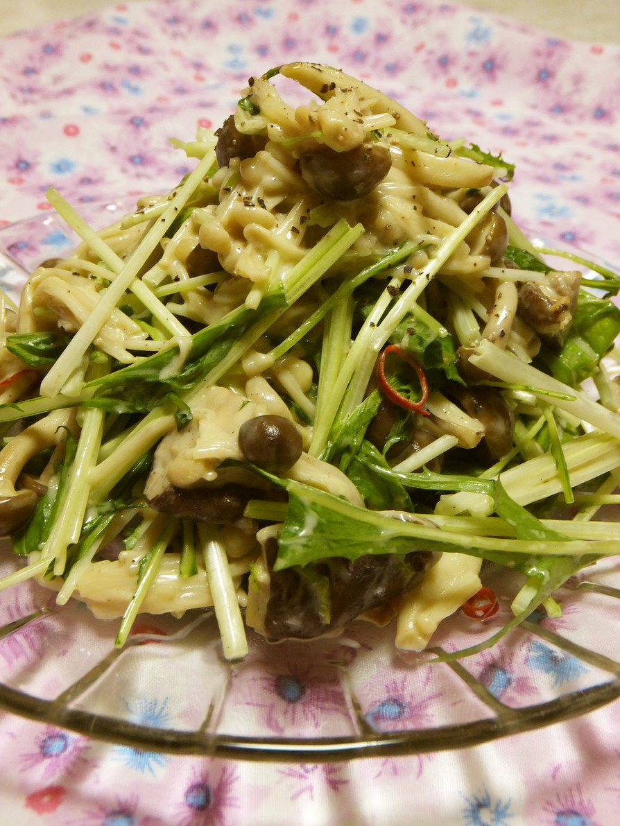 きのこのマヨガーリックソテー☆水菜サラダの画像