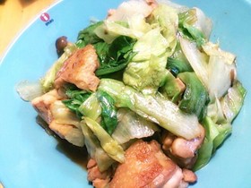 鳥もも肉とレタスのレモン醤油炒め