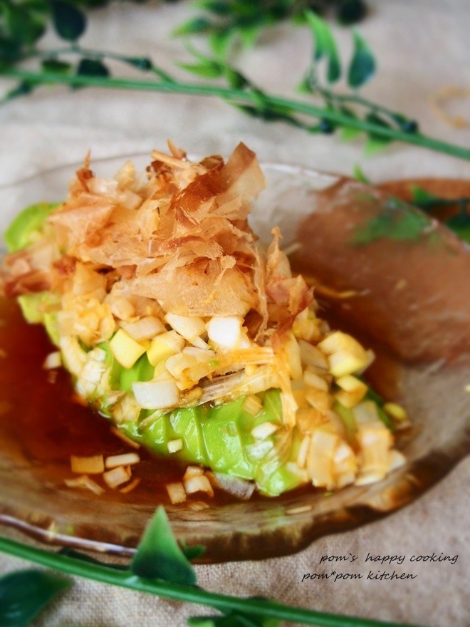 アボカドの油淋鶏ソースサラダの画像