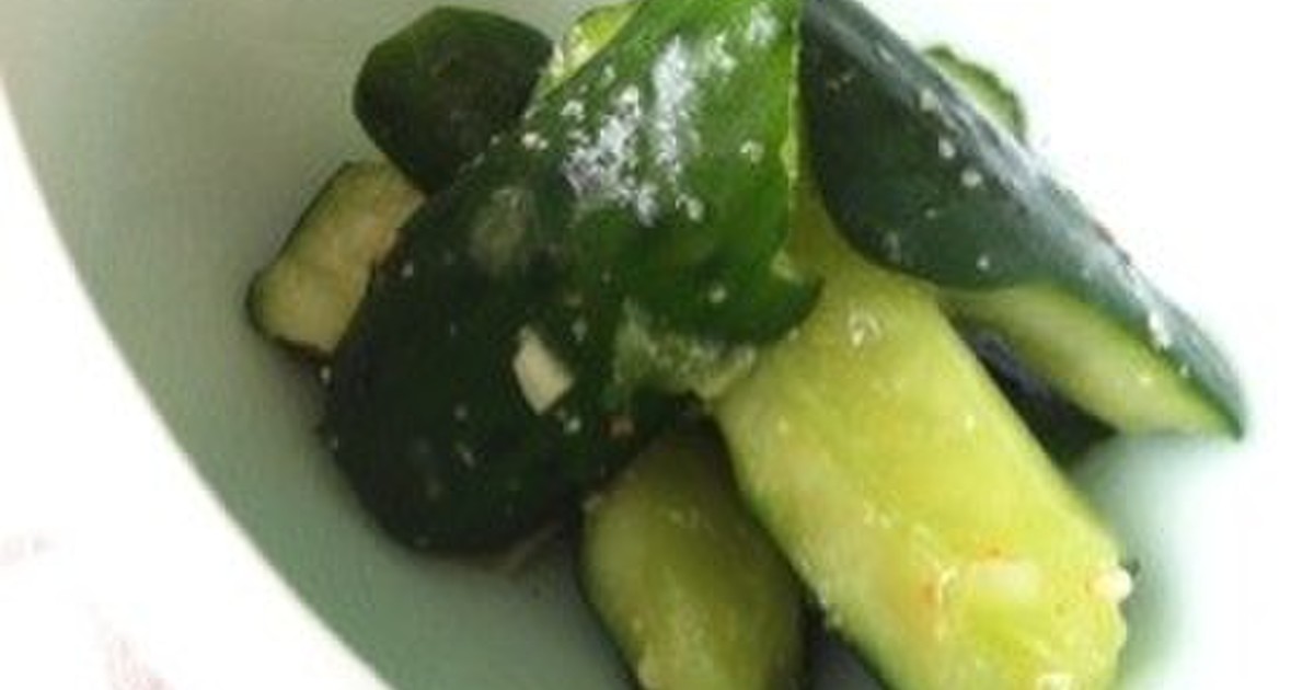 たたききゅうりのニンニク塩ゴマ油あえ レシピ 作り方 By そら ｃｏｏｋｉｎｇ クックパッド 簡単おいしいみんなのレシピが373万品
