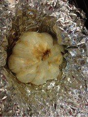 簡単なのに美味!まるごとニンニクおつまみの写真