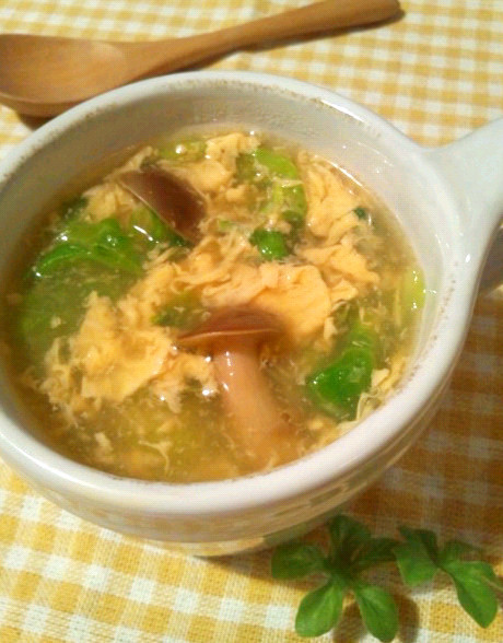 シャキシャキレタスとふんわり卵のスープの画像