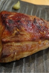 マグロ鮪、まぐろの尾のにんにく醤油焼き